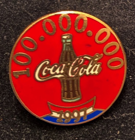 48139-1 € 2,50 coca cola pin.jpeg